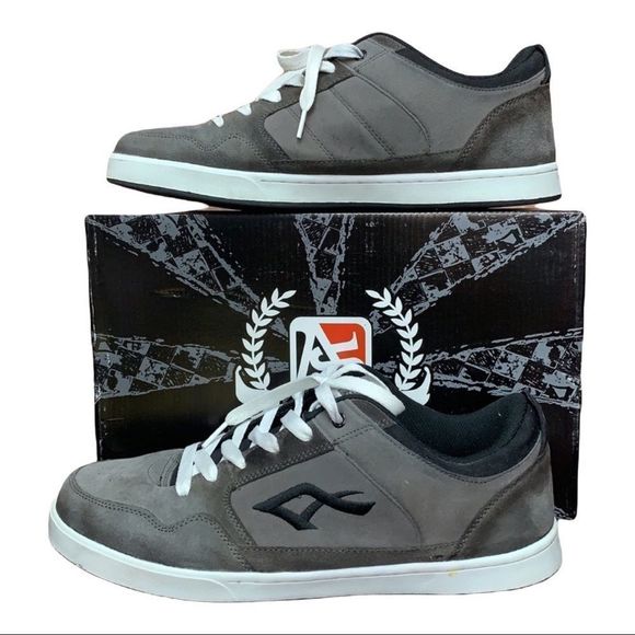 AirSpeed Other - Sz13 AirSpeed Grey Triumph Sneakers